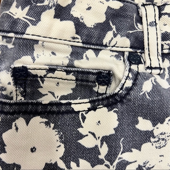 TORY BURCH Navy & White Floral Alexa Denim Shorts - Picture 4 of 9